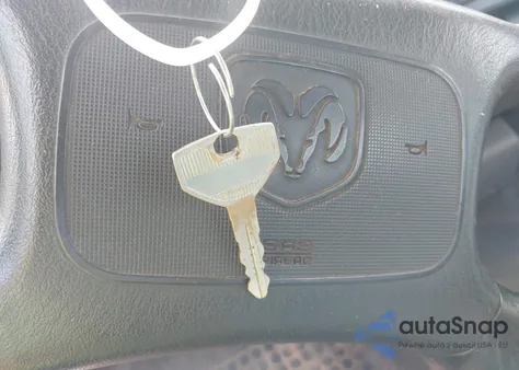 2001 Dodge Ram 1500 St из США, поврежденный, VIN 1B7HC16Y91S655888